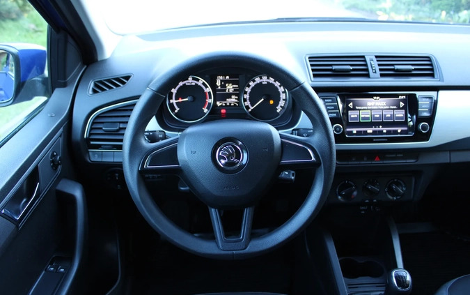 Skoda Fabia cena 39800 przebieg: 142000, rok produkcji 2020 z Ciechanów małe 352